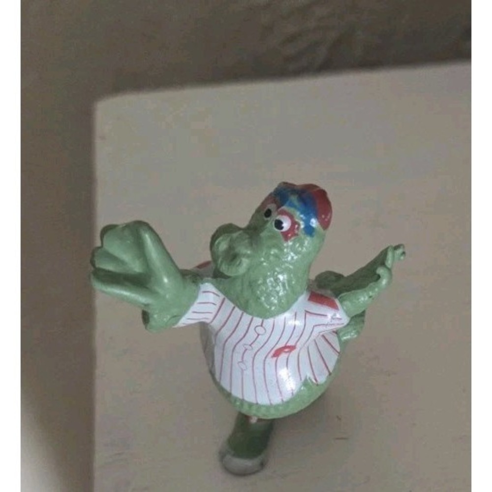 MLB PHILADELPHIA PHILLIE PHANATIC PVC MINI‎ FIGURE 1987 CATCHING BALL POSE